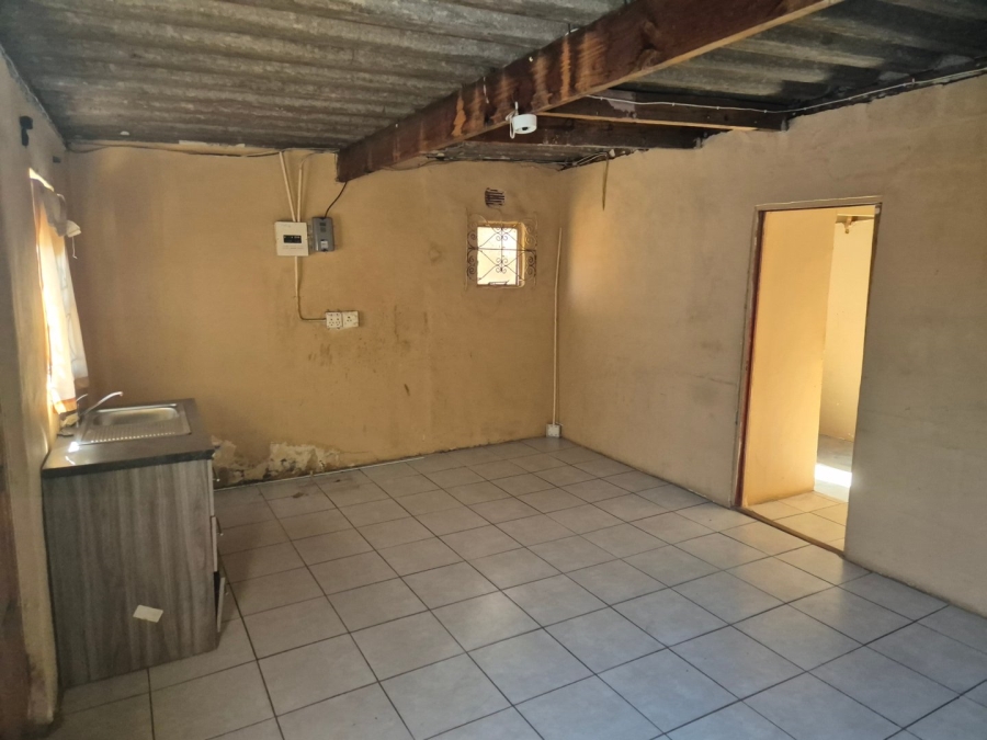 2 Bedroom Property for Sale in Crossroads Western Cape